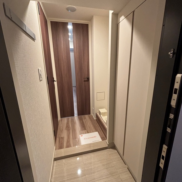 玄関　※写真は同タイプ住戸です。