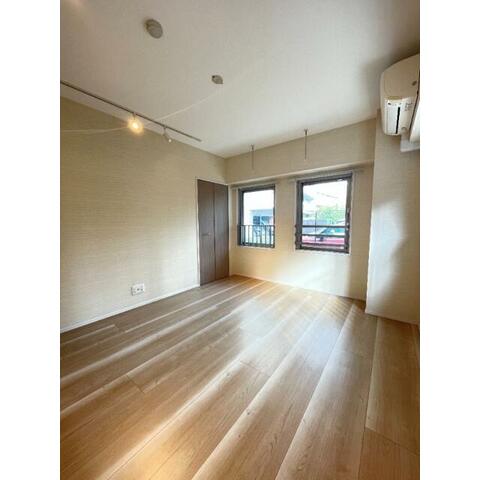 居室・リビング　フローリングです