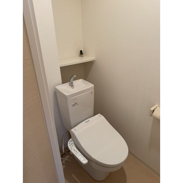 トイレ　内装イメージ