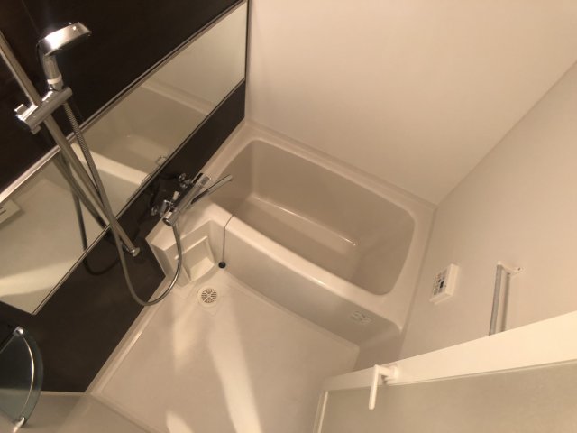 バス・シャワールーム　シンプルで機能的なユニットバスです！