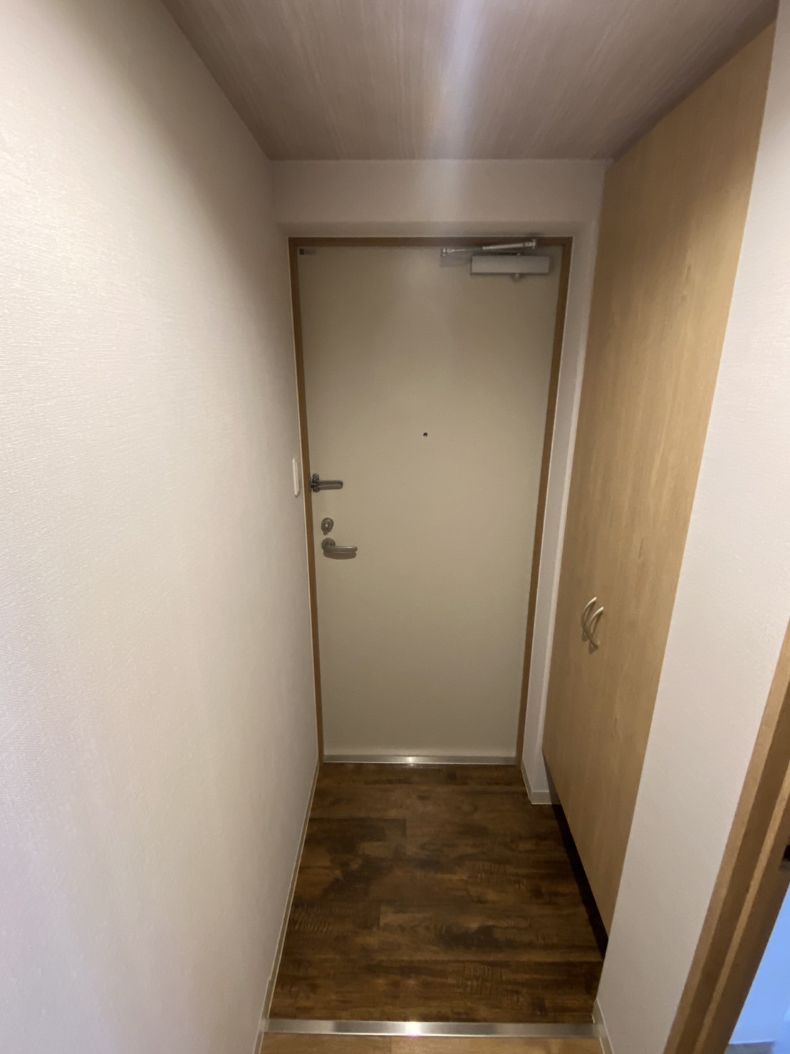 玄関　他号室のお写真です。参考にご覧下さい。