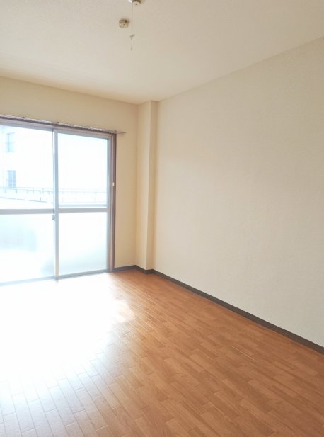 居室・リビング　明るい開放感のある洋室☆