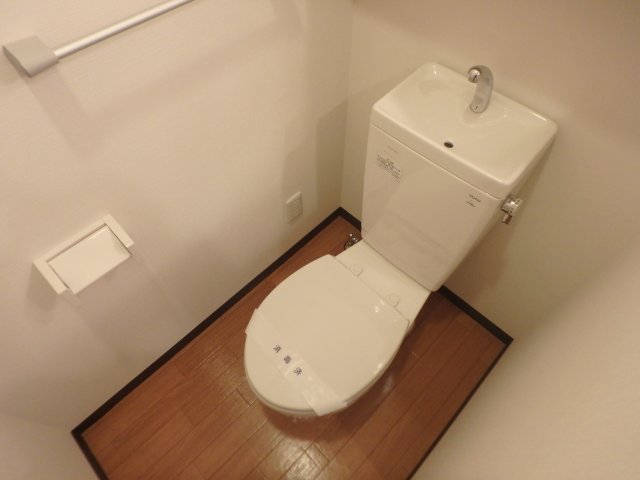 トイレ　清潔感のあるトイレです