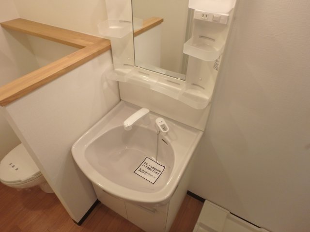 洗面設備　スペースが確保できる洗面所です