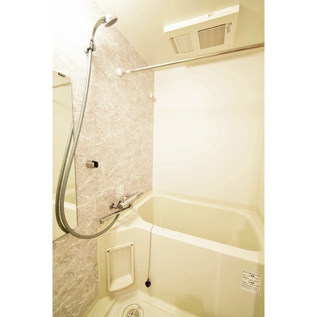 バス・シャワールーム　バスルーム