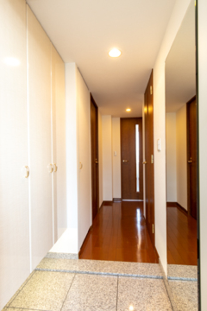 玄関　※写真は同タイプ住戸です。