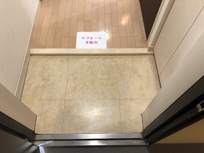 玄関　全て違うお部屋（反転タイプ）の写真です