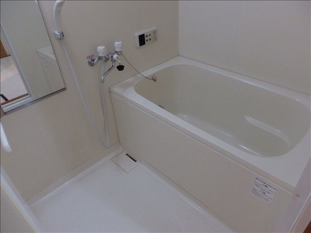 バス・シャワールーム　お風呂です