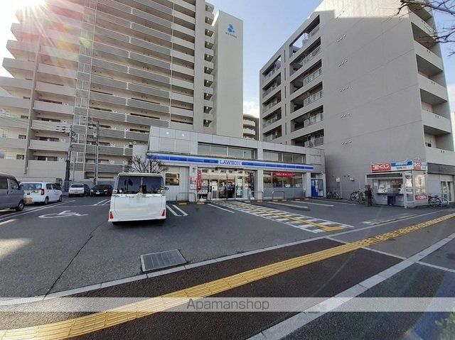 コンビニ　ローソン　高知新本町店（コンビニ）まで270m
