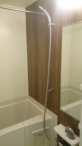 バス・シャワールーム　落ち着いた空間のお風呂です