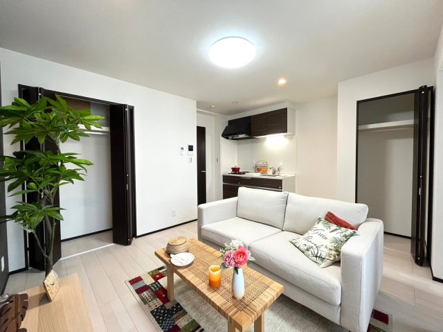 居室・リビング　同シリーズ物件のモデルルーム写真になります（現況優先）