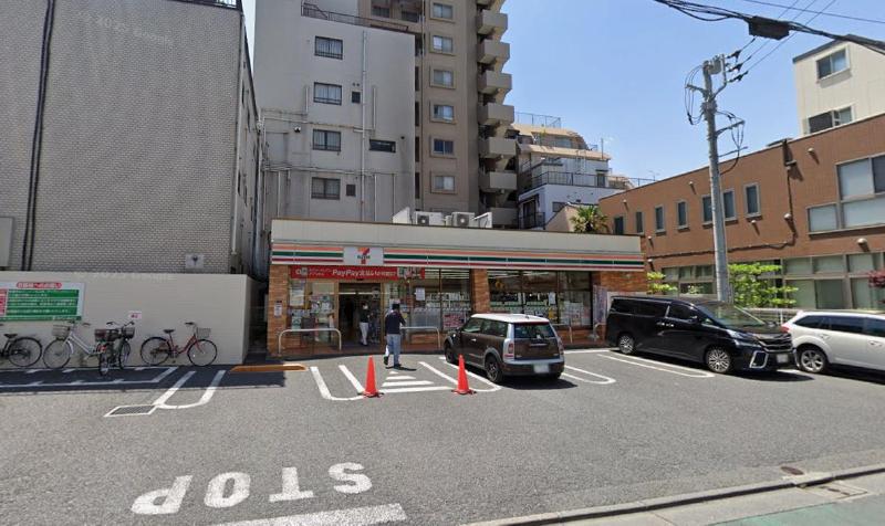 コンビニ　セブンイレブン（コンビニ）まで150m