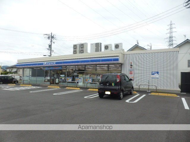 コンビニ　ローソン（コンビニ）まで2018m