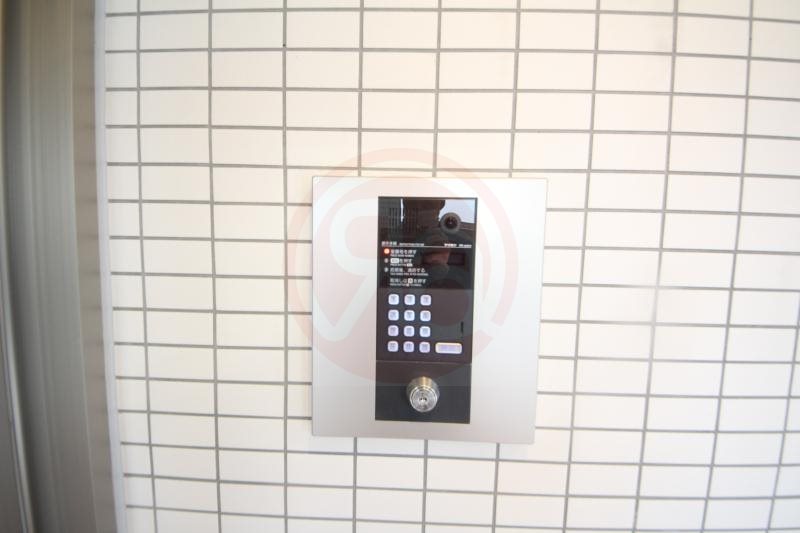 セキュリティ　清潔なロビーです