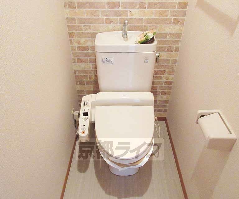 トイレ　ウォシュレット付き！