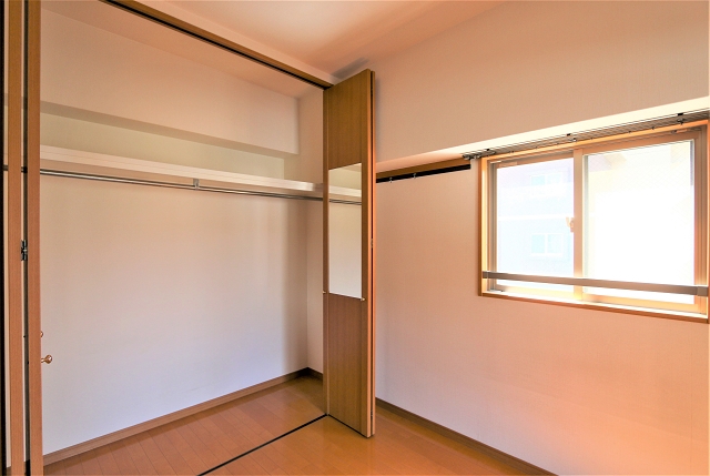 収納　かさばりやすいお洋服もたっぷり収納可能です