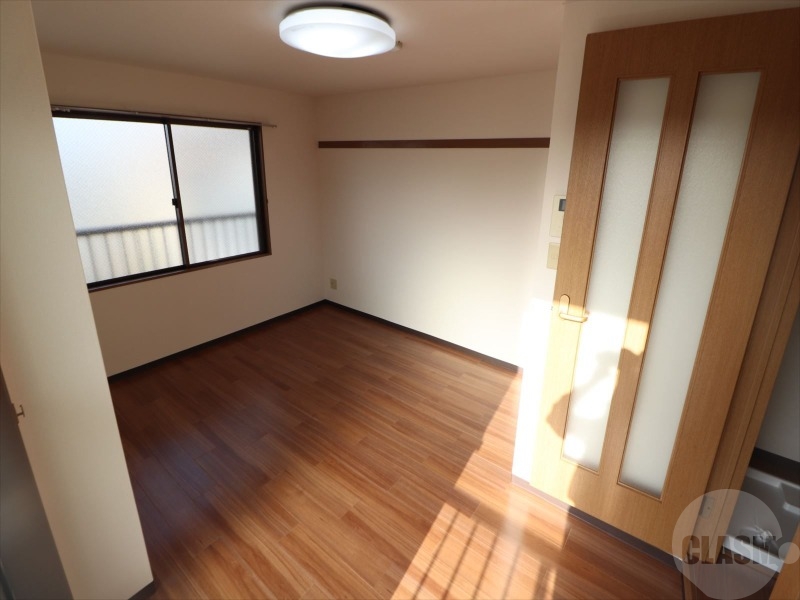 居室・リビング　７．５帖の洋室です