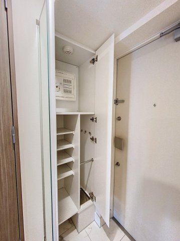 収納　シューズボックス