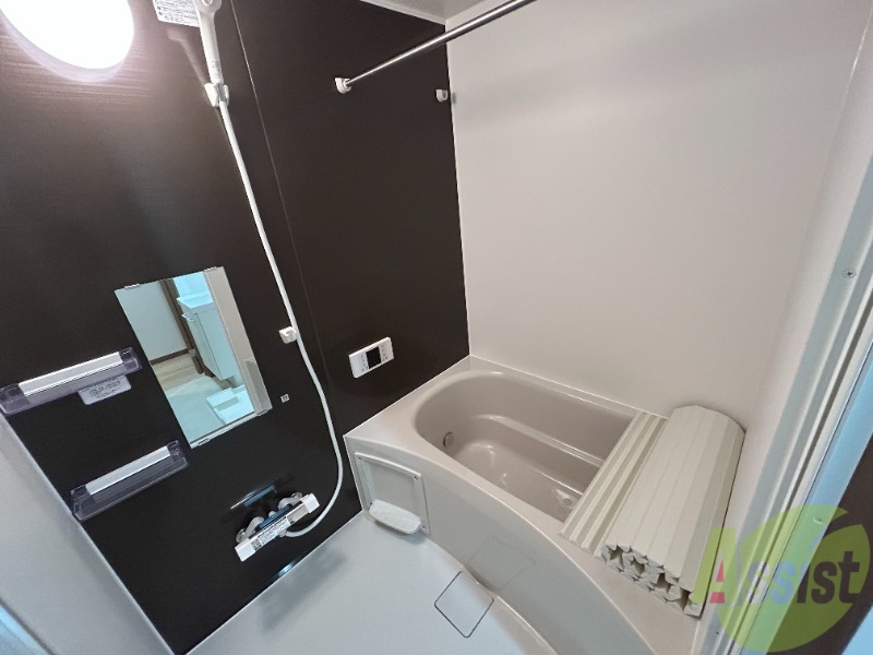 バス・シャワールーム　浴室乾燥機能の付いた便利な浴室です。ゆったりくつろげますね。