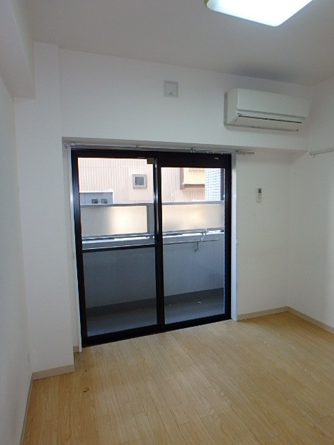 居室・リビング　天井が高く、開放感がありますよ