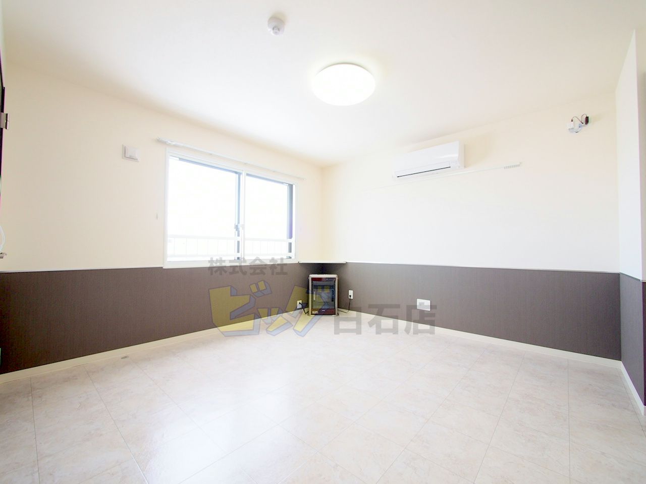 居室・リビング　日当たり良好で明るいリビングです♪