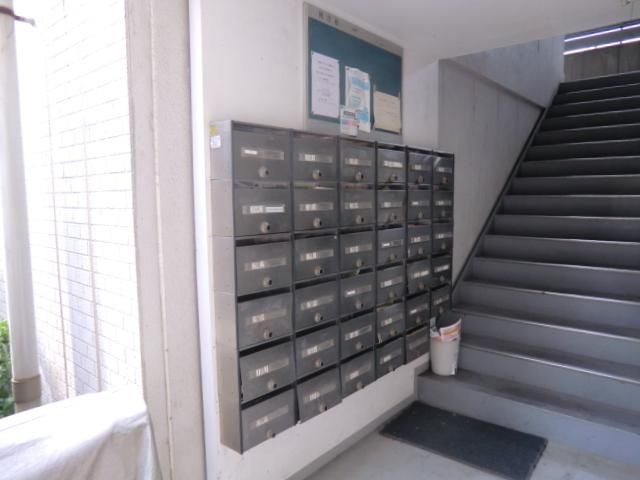 エントランス　メールボックス