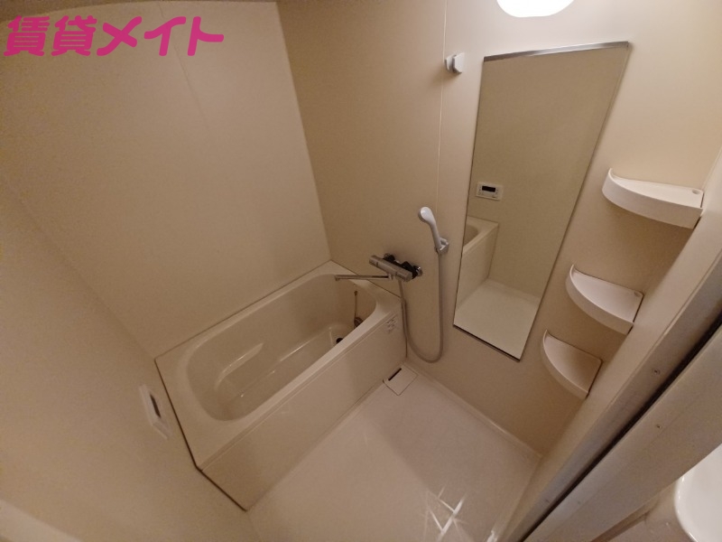 バス・シャワールーム　別部屋同タイプ