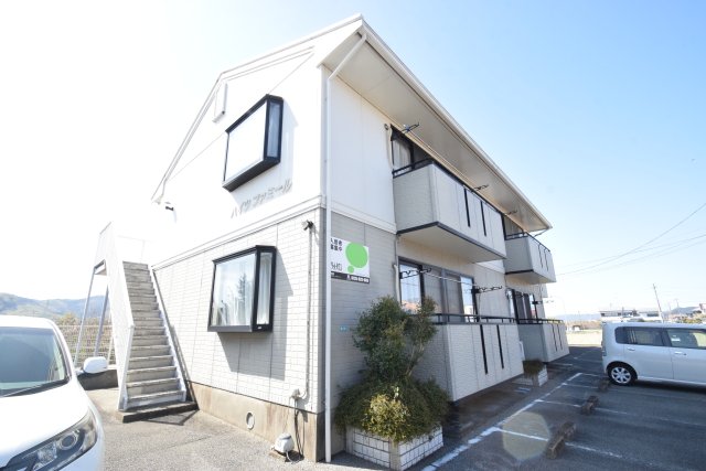 建物外観　落ち着いた雰囲気の外観です