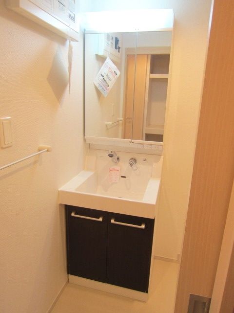 洗面設備　★大きな独立洗面台です★