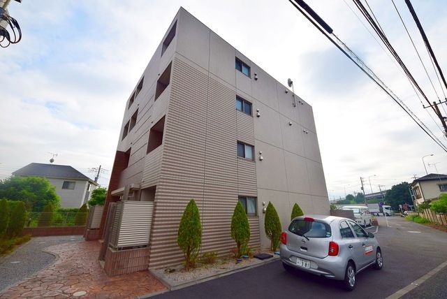 建物外観　★明るい道沿いに建ってます★