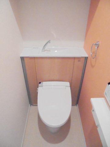 トイレ　落ち着いたトイレです