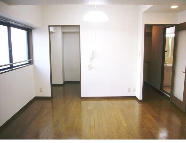 居室・リビング　開放感のあるゆったりとしたお部屋です♪