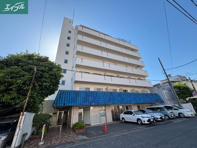 建物外観　９階建て分譲マンション