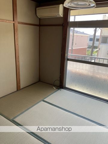 草野ハイツの居間写真
