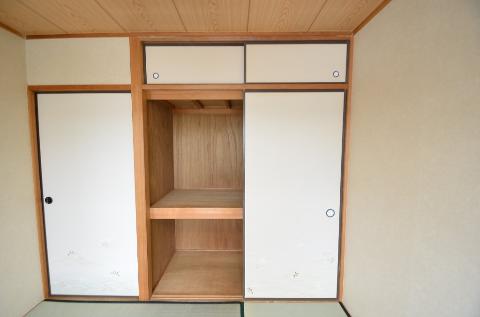 収納　押入