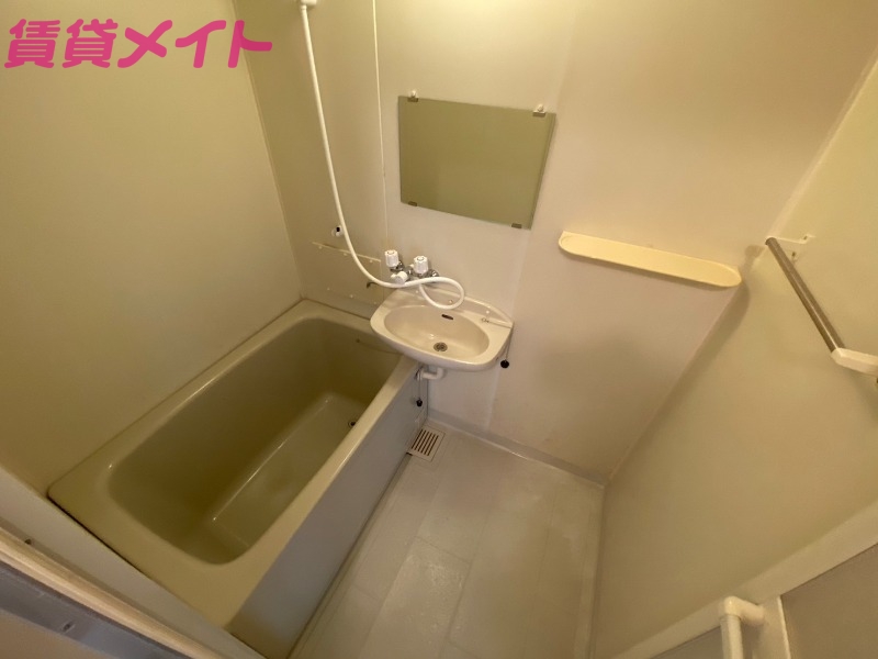 バス・シャワールーム　別部屋参考写真です