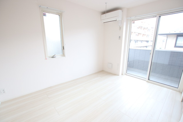 居室・リビング　２面採光の明るいお部屋です