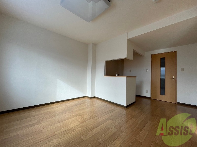 居室・リビング　広くてキレイなお部屋が広がっていて、充実した生活が送れそう。