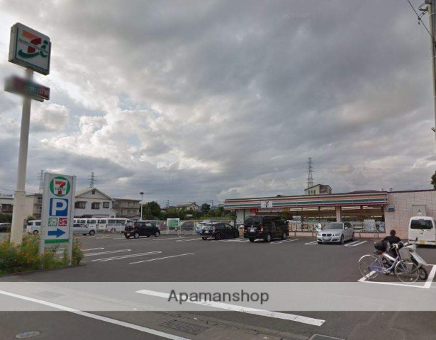 コンビニ　セブン－イレブン小田原上新田店（コンビニ）まで984m