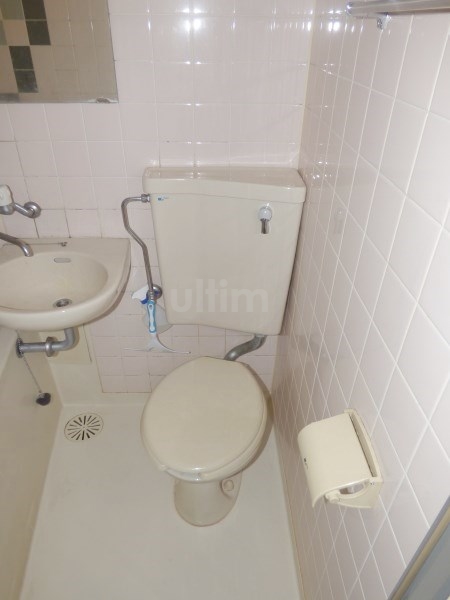 トイレ　※別タイプのお部屋になります。ご参考までに。
