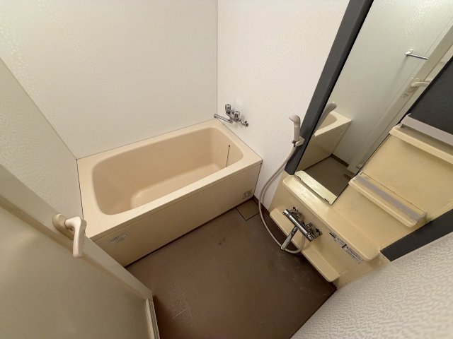 バス・シャワールーム　日々の疲れを癒すお風呂付です