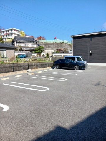 駐車場　駐車場に車を止められます