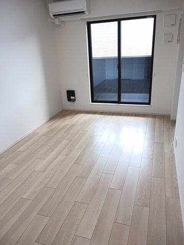 居室・リビング　こちらの居間で趣味の時間をお楽しみください