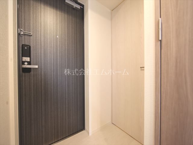 玄関　玄関　シューズボックス付