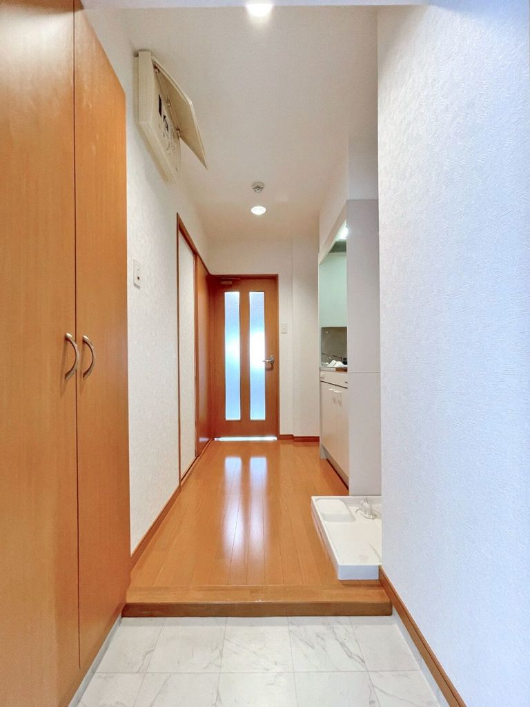 玄関　★同物件他部屋の写真です★