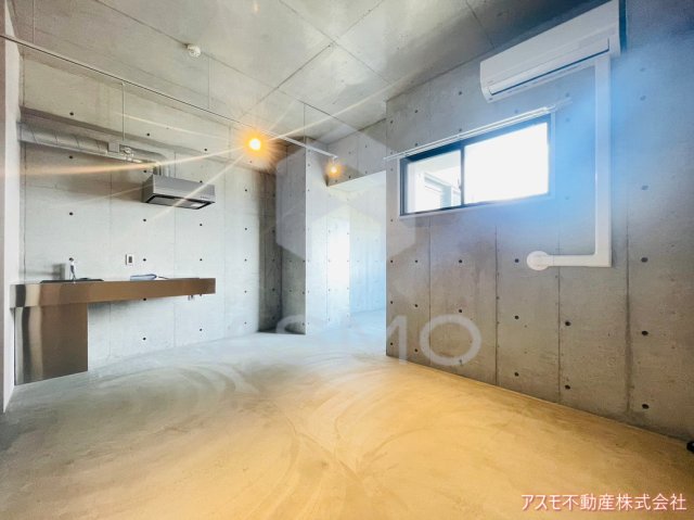 居室・リビング　同マンション別部屋参考写真
