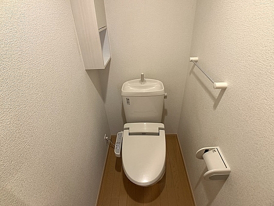 トイレ　参考写真　温水洗浄便座