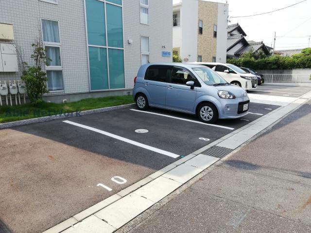 駐車場　駐車場