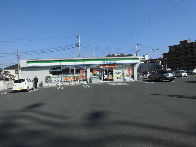 コンビニ　ファミリーマート茅ヶ崎高田四丁目店（コンビニ）まで254m