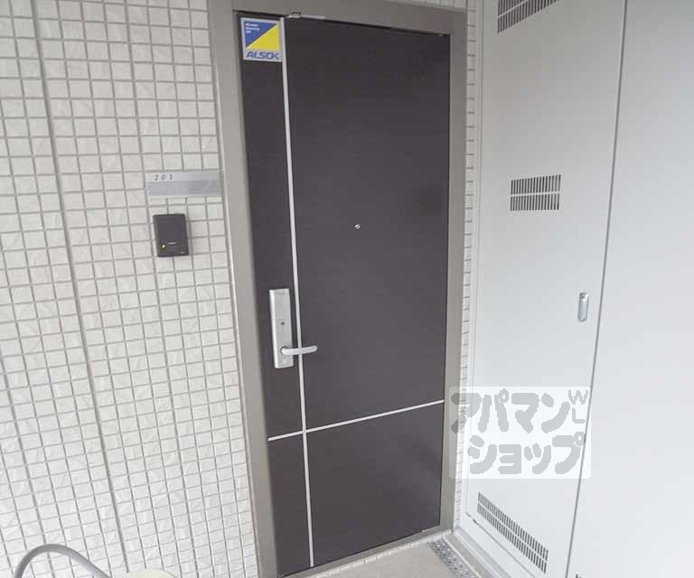 その他設備　玄関ドア。